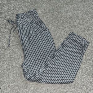 AMERICAN EAGLE stripped pants